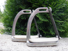 Turvajalustimet kumilenkeillä ja valkoisilla jalustinkumeilla 11 cm