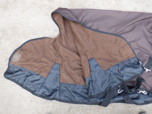 Equitare highneck fleecevuorellinen ruskea sadeloimi 115/120 cm?