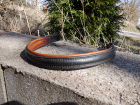 Musta otsapanta, jossa oranssi vuoraus, 39 cm
