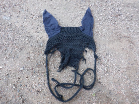 Musta korvahuppu ilman koristeita FULL