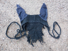 Musta korvahuppu ilman koristeita FULL