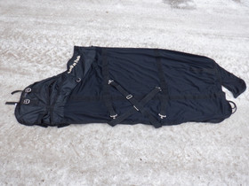 Back On Track musta verkkoloimi 145 cm