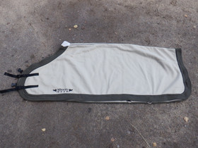 Vaalea fleeceloimi hyvin lyhyillä helmoilla 120 cm