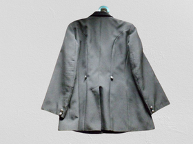 Kisatakki, musta kokomerkintä 12, vastannee ehkä 152/164 cm?