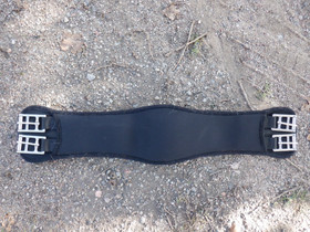 Muotoiltu musta satulavyö pehmeää neopreenia 60 cm