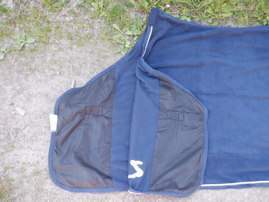 UUSI tummansininen fleece palkintoloimi 145-150 cm