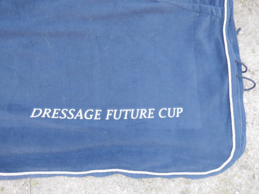 UUSI tummansininen fleece palkintoloimi 145-150 cm