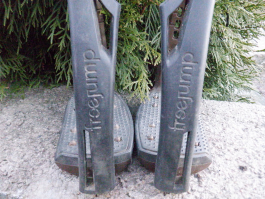 Freejump Soft Up Pro + ruskeat jalustimet