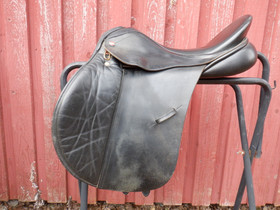 Albion K2 yleissatula, leveys W, istuin 17