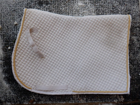 Valkoinen satulahuopa yleissatulaan FULL