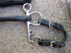 Jäykkä kumipelham ketjulla, 12,5-13 cm, paksuus 20 mm