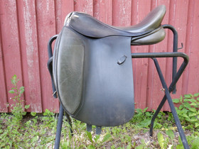 Supreme koulusatula, leveys EW/EEW istuin 17 tuumaa