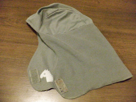 Kypärämyssy, harmaa fleece + joustava kangas