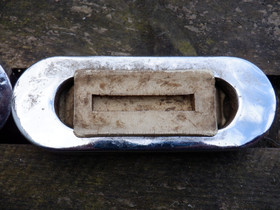 Jalustimet valkoisilla, kuluneilla kumeilla 11 cm