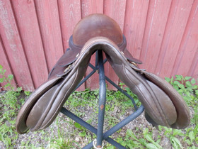 Cliff Barnsby Omega yleissatula, 17 tuumaa, leveys 4