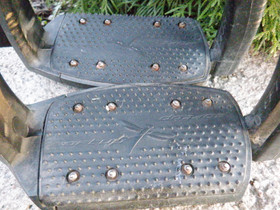 Freejump Soft Up Pro + mustat jalustimet