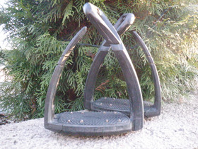 Freejump Soft Up Pro + mustat jalustimet