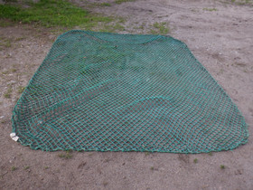 Slow feeder heinäverkko n. 2,4 x 2,85 m, reikäkoko n. 3,5 cm