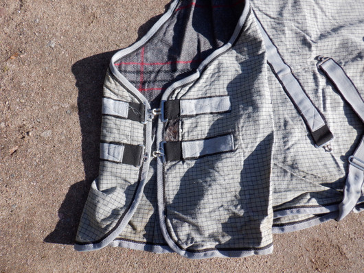 Harmaaruudullinen talliloimi villasekoite(?)vuorella 140 cm