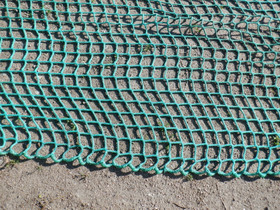 Slow feeder heinäverkko n. 2,55 x 2,7 m, reikäkoko n. 5 cm