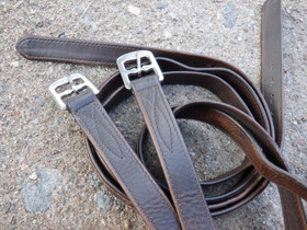 Ruskeat, venymättömät jalustinremmit 135 cm