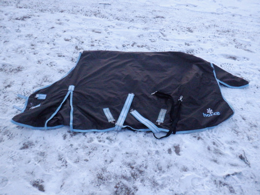 Horze ruskea sisätoppaloimi n. 250 (?) g,  135 cm