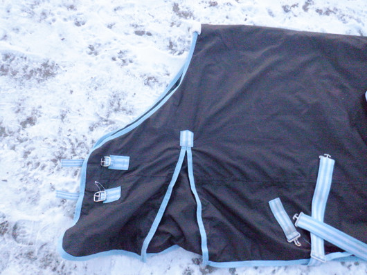 Horze ruskea sisätoppaloimi n. 250 (?) g,  135 cm