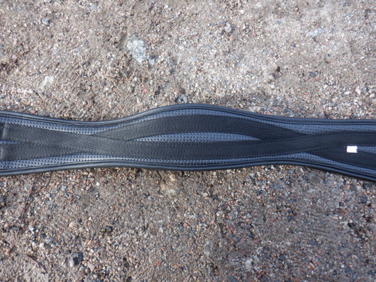 UUSI? hieman muotoiltu musta satulavyö neopreenia/sympatexia 100 cm 