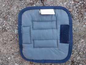 UUSI etuosan leventäjä, topattu tummansininen, 2 T-solkea ja heijastin