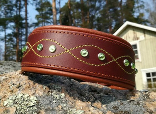 Puolikuristava strassi-ommelpanta