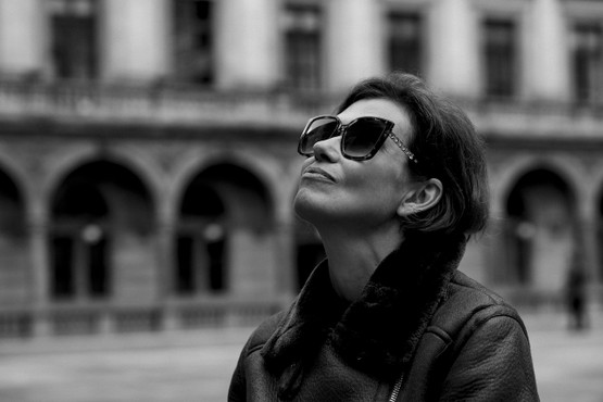 ENNAKKOMYYNNISSÄ Bianca Bellová: Näkymätön mies