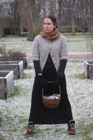 Spiritus familiaris cardigan, pattern (in Finnish)