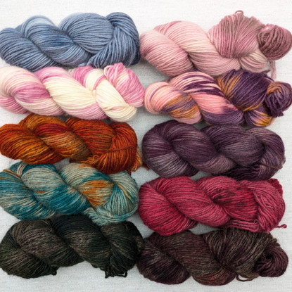 Onneli fluffy lamb´s wool yarn, hand dyed