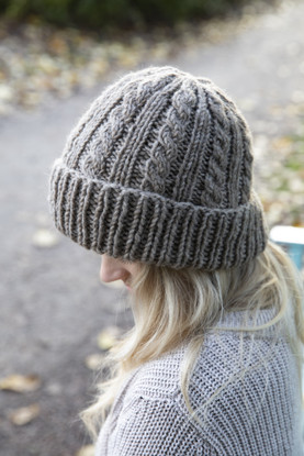 Plait beanie