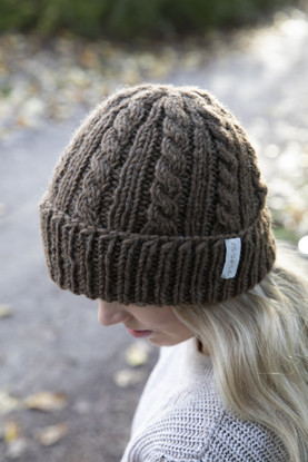 Plait beanie
