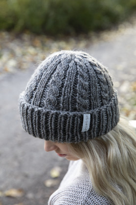 Plait beanie