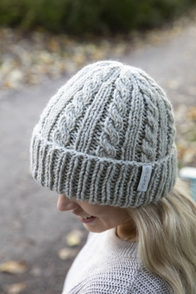 Plait beanie