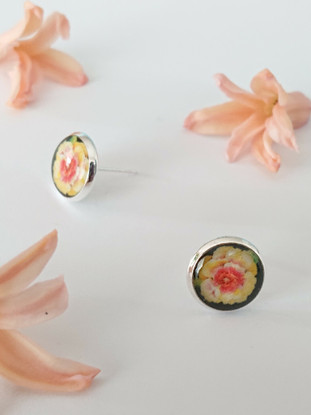 Marigold -stud earrings