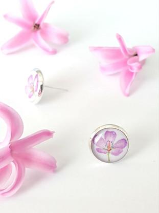 Geranium -stud earrings