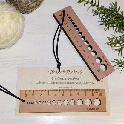 Cedar wood knitting needle gauge/ruler