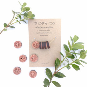 Button, 1 pcs, lingonberry