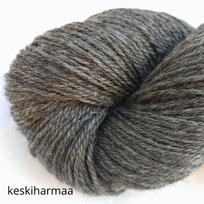 Pentti worsted yarn, undyed