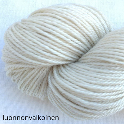 Pentti worsted yarn, undyed