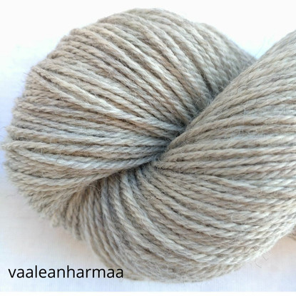 Pentti worsted yarn, undyed
