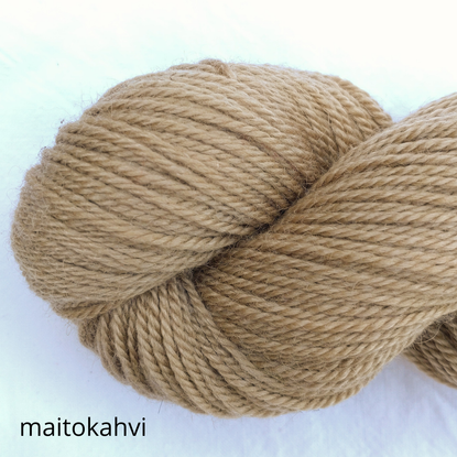 Pentti worsted yarn, dyed, different colors