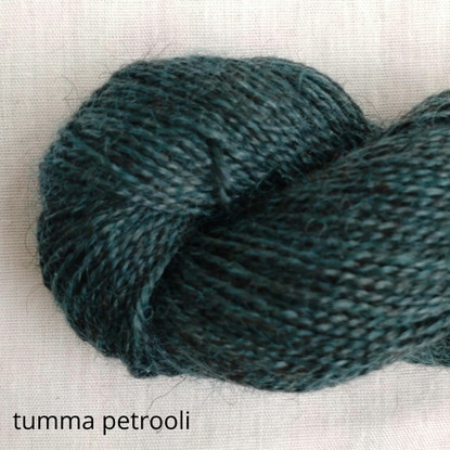 Pentti worsted yarn, dyed, different colors