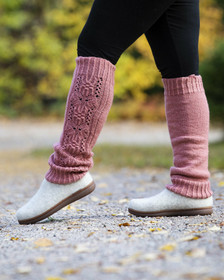 Clematis legwarmers, pattern (in Finnish)