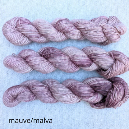 Pentti worsted yarn, hand dyed