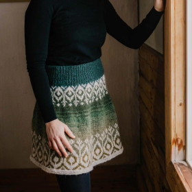 Neuloosisko Romola hame, (pattern in Finnish)