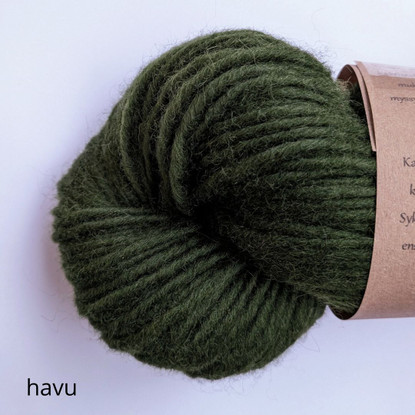 Unelma fluffy lamb´s wool yarn, colored